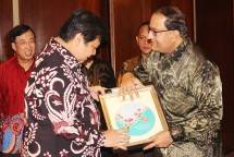 Menperin Airlangga Hartarto bersama Mneteri Perdagangan dan Perindusterian Singapura - foto -dok-Kemenperin