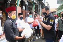 1,5 Ton Beras Donasi Bamsoet untuk Ustadzah dan Anak Yatim