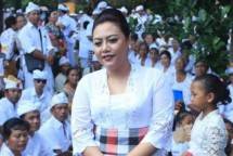 Bupati Tabanan Bali Ni Puti Eka Wiryastuti 