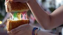 Kuliner di Singapura, Rainbow Cheese Toast