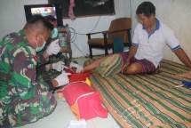 Tim Kesehatan Satgas Yonif 411 Kostrad Obati Warga Sipias Papua 