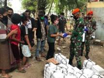 2.000 Takjil dari Prajurit Paskhas TNI AU untuk Masyarakat Jakarta