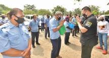 Berbahagianya Para Supir Taxi Terima Donasi dari Bamsoet 