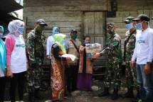 Prajurit Kostrad Donasikan Sembako dan Alkes kepada Masyarakat Desa Blang Puuk Aceh