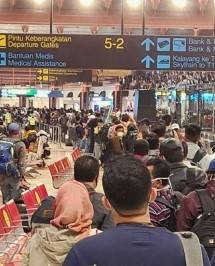 Kerumunan Diterminal 2 Bandara Soekarno Hatta (ist) 
