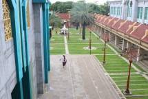 Masjid Raya Jakarta Islamic Center dengan luas keseluruhan 109.000 m&sup2; dan kapasitas hingga 20.680 jamaah, merupakan satu kompleks terpadu pengembangan Islam, terdiri dari masjid, gedung pendidikan dan latihan