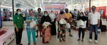 Dompet Dhuafa Medan -Irian Supermarket Bagikan 1000 Paket Sembako