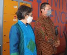 Direktur SDM dan Umum DAMRI dan Direktur Komersial dan Pengembangan Usaha (Ki-ka)