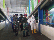 Penyemprotan Disinfektan Massal di Makassar Libatkan Prajurit Marinir