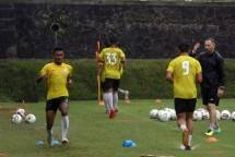 Pelatih PSS Sleman Dejan Antonic Siap Bantu Pemain Pulihkan Kondisi