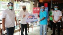 Menkop UKM Teten Masduki saat kunjungan kerjanya untuk memastikan realisasi program restrukturisasi atau pembiayaan Kredit Usaha Rakyat (KUR) bagi pedagang pasar di Rawamangun