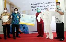 Bank Mantap melalui Program Corporate Social Responsibility (CSR)-nya memberikan bantuan Alat Pelindung Diri (APD) dan masker sebanyak 5000 buah dengan total nilai Rp. 1 miliar kepada 7 Rumah Sakit di 6 kota besar di Indonesia.