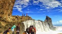 Air terjun asin di Tanjung Jagog, Pantai Nambung Lombok Barat (Foto:wisatadilombok)