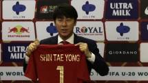Shin Tae-yong (Foto Dok Bola.com) 