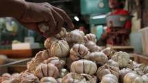 Kebijakan RPIH Sebabkan Harga Bawang Putih Meroket di Daerah
