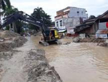 Hutama Karya Turunkan Alat Berat Tanggap Bencana Banjir Bandang di Luwu Utara