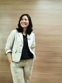 Veronica Tan. Selain menayangkan operet di layar TV, akan dirilis juga lagu berjudul &ldquo;Together for The World&rdquo; yang merupakan kolaborasi antara Soundkestra dengan Veronica Tan & Nathania serta melibatkan beberapa talenta anak rusun dan akan tersedia di YouTube mulai hari ini. 