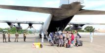 Para WNI Pulang Menggunakan Pesawat Militer Filipina C-130