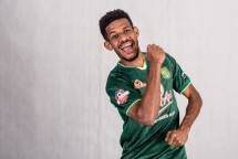 Gelandang Persebaya Ricky Kambuaya 