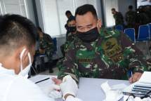Prajurit dan PNS Markas Komando Marinir Laksanakan Rapid Test