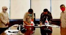 Penandatangan Ulang MoU Kerja Sama Uji Klinis Terapi Sel Punca Mesenkimal antara Kepala Pusat Litbang Kesehatan Sumber Daya dan Yankes dengan Perusahaan Biofarmasi Daewoong Infion Korea 