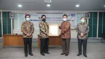 PT SUCOFINDO (Persero) raih Sertifikat Sistem Manajemen Anti Penyuapan SNI ISO 37001:2016 atas implementasi sistem manajemen tersebut. Sertifikat diserahkan oleh Direktur Utama Asricert Indonesia, Hasnop Putra kepada Direktur Utama SUCOFINDO, Bachder Djohan Buddin di Graha SUCOFINDO, Jakarta (14/08).