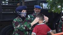 Bakti Sosial Prajurit Koarmada1 ke Flat TNI AL Marunda Jakarta 