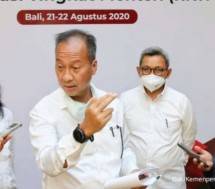 Menteri Perindustrian Agus Gumiwang Kartasasmita