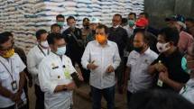 Mentan Pantau Gudang Pupuk Subsidi Pupuk Kujang