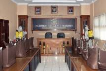 Prajurit Parinir Laksanakan Penyemprotan Disinfektan 