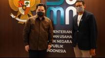 Sandiaga Uno saat melakukan pertemuan dengan Menteri BUMN Erick Thohir