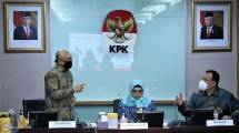 MenkopUKM Teten Masduki saat mengunjungi KPK