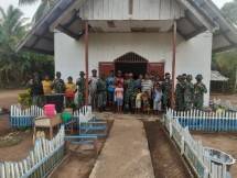  Renovasi Rumah Ibadah Merake Libatkan Prajurit Satgas Yonif 125