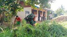  Pembersihan Lingkungan Sekolah Paud Dikerjakan Personel TMMD Kodim 1711