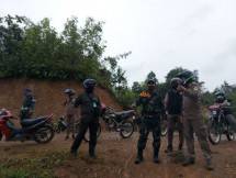 Satgas Yonif 642 Kapuas Patroli Bersama Polri Tingkatkan Keamanan Perbatasan Entikong