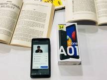Samsung Galaxy A01 Core adalah salah satu smartphone yang direkomendasikan kepada para pelajar dalam mengikuti program Pembelajaran Jarak Jauh (PJJ). (Sumber: Humas PT Samsung Electronics Indonesia)