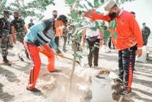 1.000 Pohon Hijaukan Kawasan Wisata The Mandalika NTB