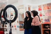 Zeta Bags-Annisa Pohan Donasikan Rp 50 Juta Bagi Pendidikan 