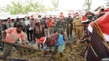 TNI-Masyarakat Wamena Papua Bakar Batu Sambut Bulan Kasih