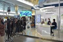 Yayasan Enesis Indonesia menggandeng PT Angkasa Pura II. Penyerahan secara simbolis diberikan kepada Deputy Executive General Manager of Airport Service & Facility, Hufron Kurniadi oleh Chief Sales & Marketing Enesis Group, Ryan Tirta Yudhistira di Terminal 3 Keberangkatan, Bandar Udara International SoekarnoHatta, Tangerang, Banten, di dampingi oleh dr. Darmawali Handoko, M.Epid. sebagai Kepala Kantor Kesehatan Pelab