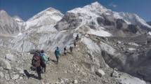 Gunung Everest, Nepal. ((Tashi Sherpa/The Associated Press) 