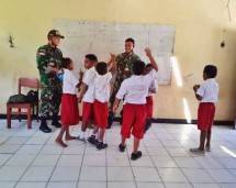 Satgas Yonif MR 413 Kostrad Tingkatkan Pendidikan Anak Perbatasan