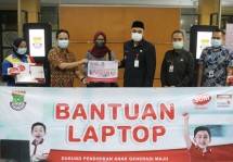 SGM Eksplor - Indomaret Donasikan 1.000 Paket Sarana Pendidikan