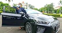 Sah! Ridwan Kamil Resmi Pilih Mobil Listrik Merk Hyundai Sebagai Tunggangan Baru 