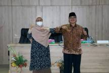 Muti Arintawati Direktur LPPOM periode 2020-2025, kiri