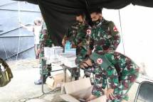Prajurit TNI Dirikan Tenda Pelayanan Kesehatan di Mamuju Sulbar