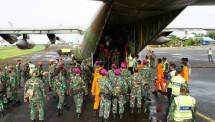 Marinir Salurkan Bantuan Presiden kepada Korban Banjir Banjarmasin