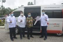 Disaksikan Gubernur Anies, Bank DKI Berikan Satu Mobil Unit Donor Darah Kepada PMI Provinsi DKI Jakarta
