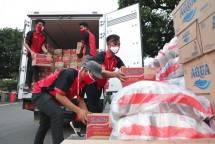 SiCepat Ekspres melalui program Corporate Social Responsibility (CSR) menyalurkan bantuan untuk korban Gempa yang terjadi di Kabupaten Mamuju &ndash; Sulawesi Barat dan korban banjir di Kalimantan Selatan pada hari Kamis, tanggal 21 Januari 2021. 