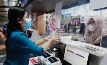 Sriwijaya Air Group Bagikan Healthy Kit kepada Penumpang